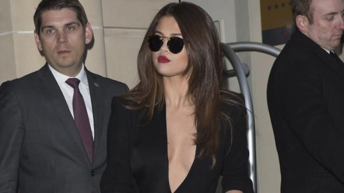 Selena Gomez admits that she was super-stressed by Paris Fashion