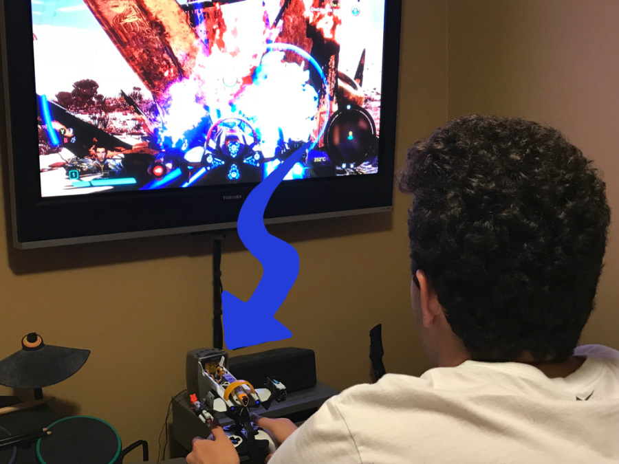 Starlink spaceship linked with controller