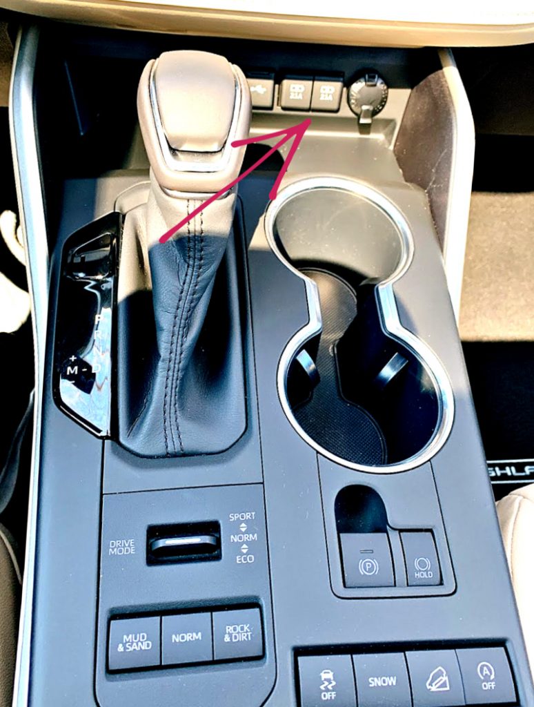 USB ports in 2020 Toyota Highlander
