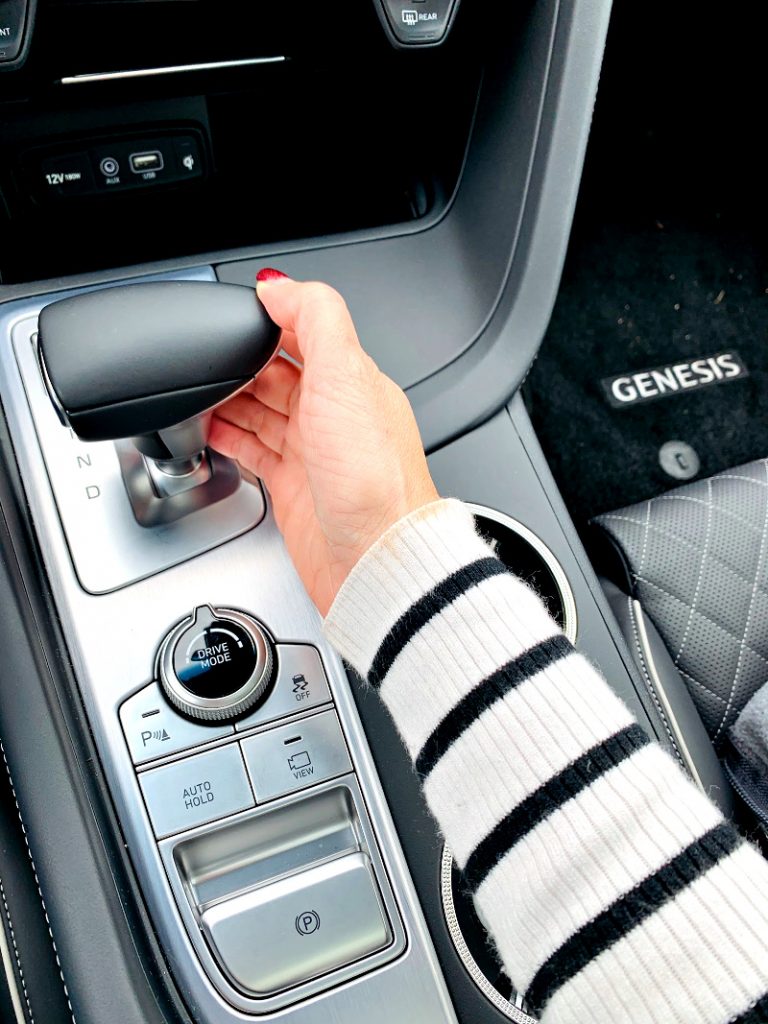 Genesis G7 AWD 3.3T performance