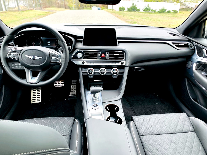 Leather interior on the Genesis G7 AWD 3.3T Sport
