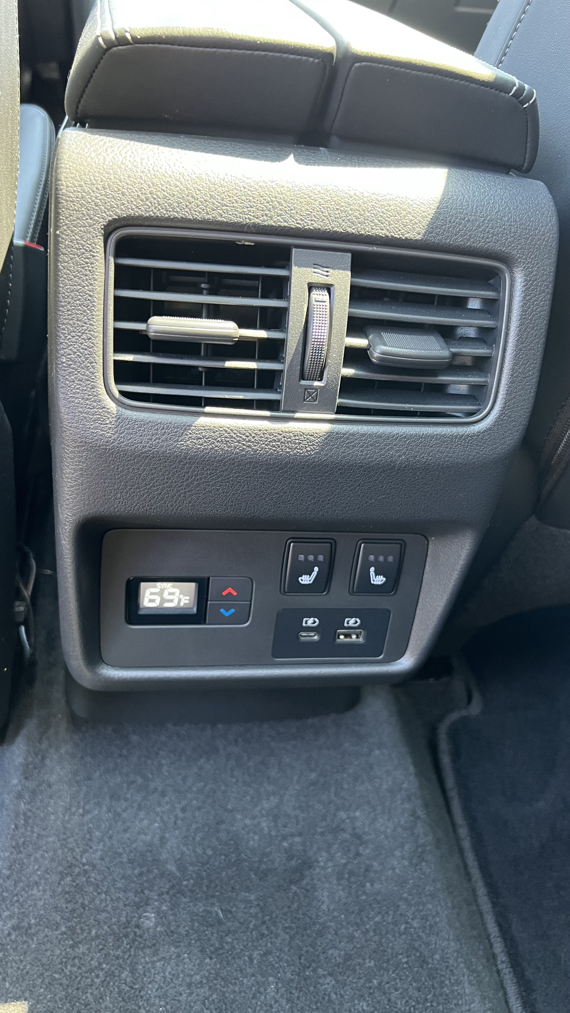 rear console controls
