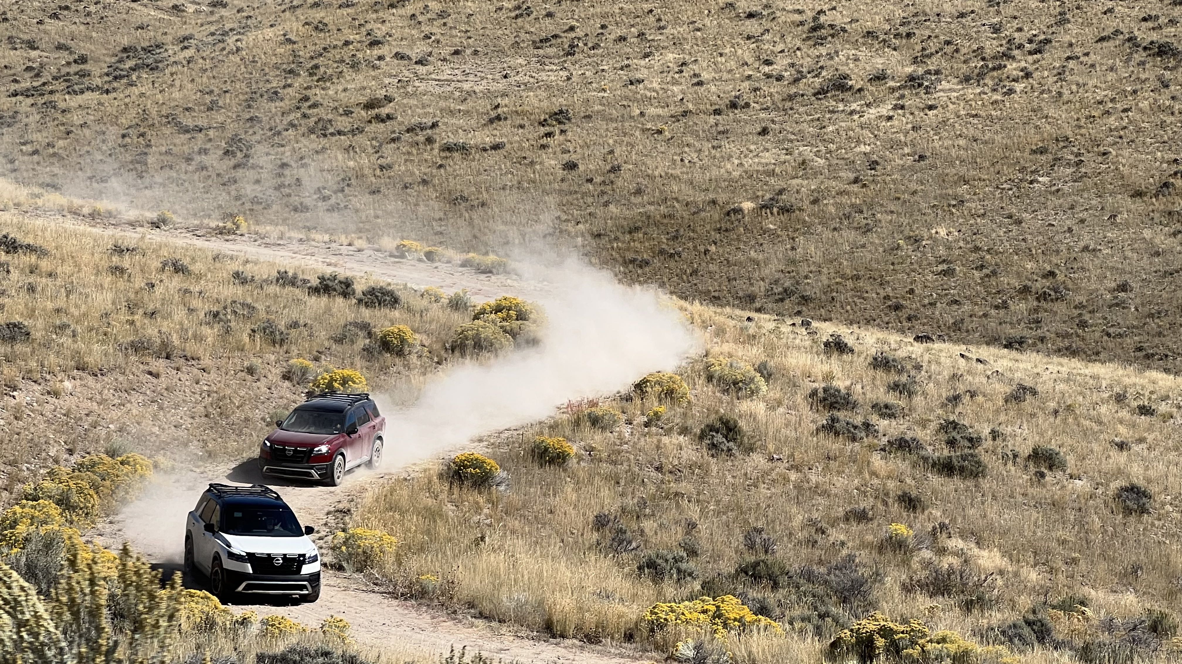 lots of dust off-roading with the Nissan Pathfinder Rock Creek