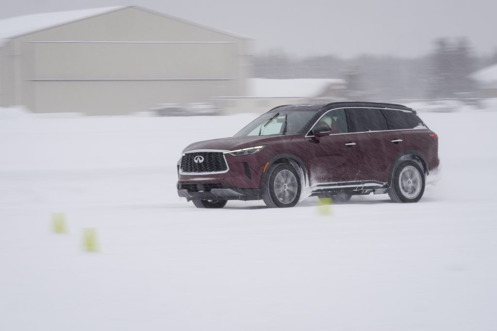 navigating through the snow and ice with the infiniti