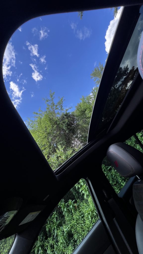 Dodge Hornet sunroof