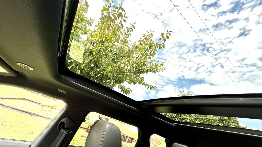 sunroof on the Evoque