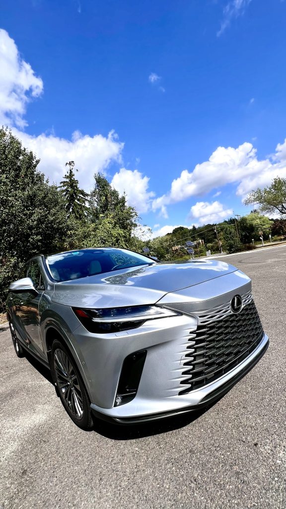 front view of the Lexus RX 450 H 