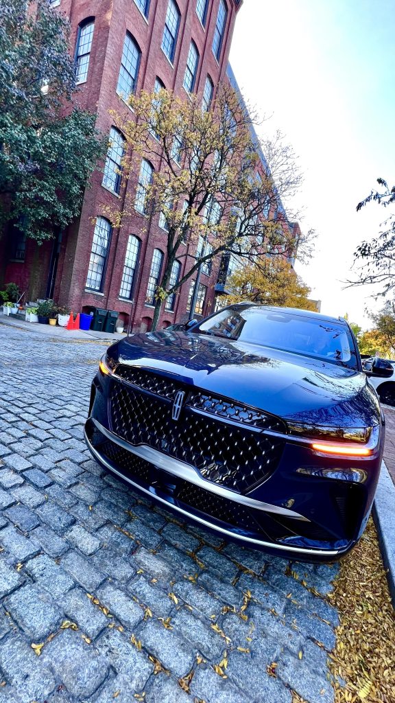 front view of the 2024 Lincoln Nautilus