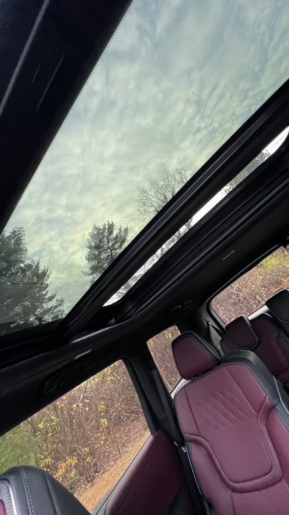 sun/moon roof in the QX 80