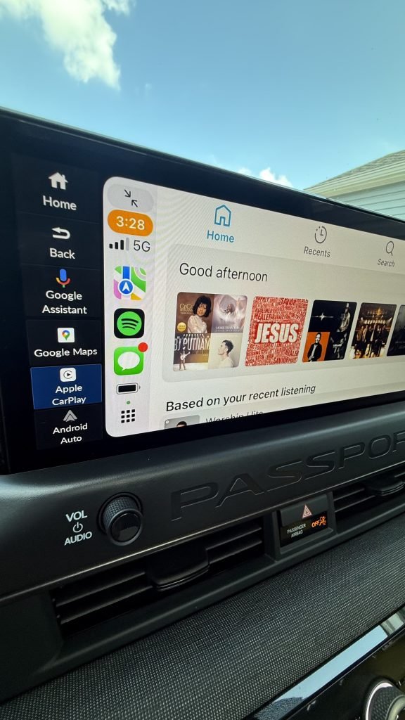 Wireless Apple Car Play and Android Auto
