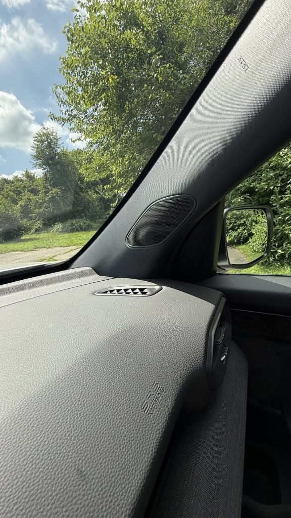 front side rail bose speaker