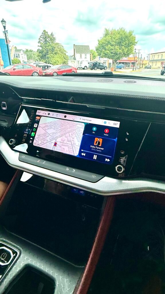 apple car play and android auto enabled