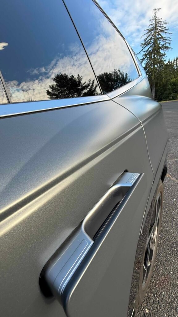 Electronic door handles